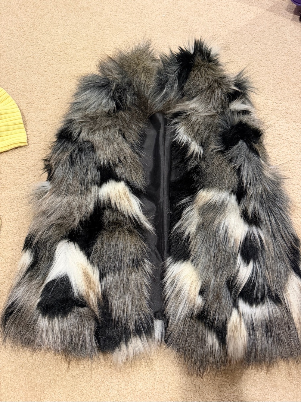 White House Black Market Faux Fur Vest in Black, Gray, White